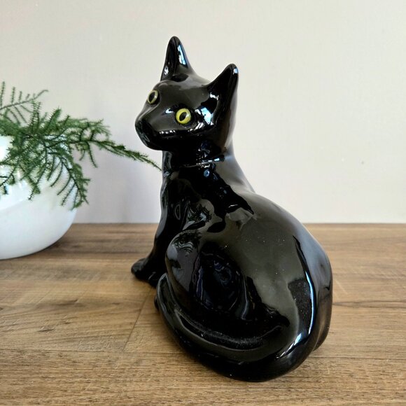 Vintage Mid Century Modern ceramic black cat sculpture with glass green eyes. - Picture 6 of 8
